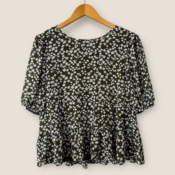 Lily Morgan Tops - Lily Morgan Floral Blouse Medium